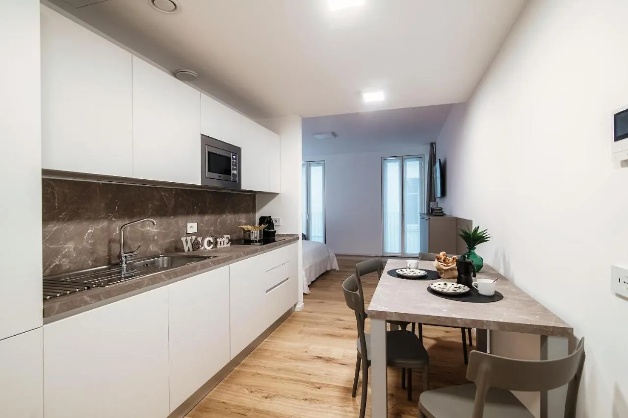 Apartment Suite Joivy Porta Torre 76 Como Italy