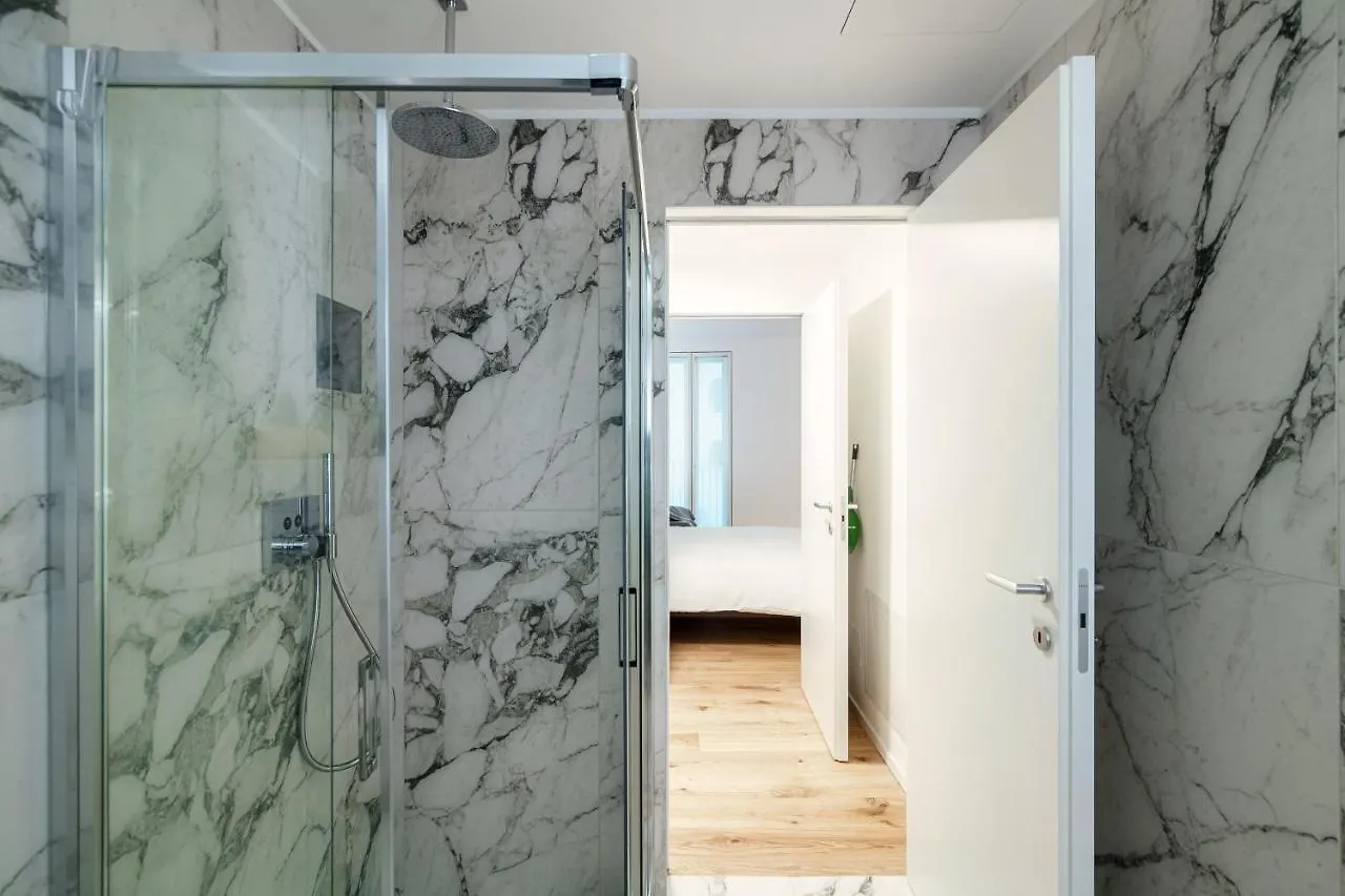 Suite Joivy Porta Torre 76 Como Italy